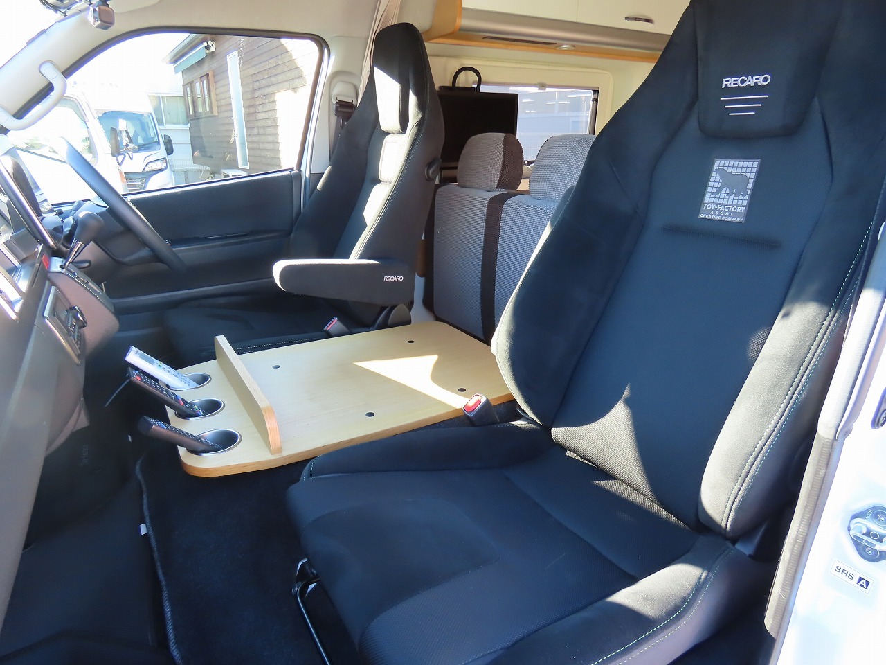 キャンピングカーバンコン