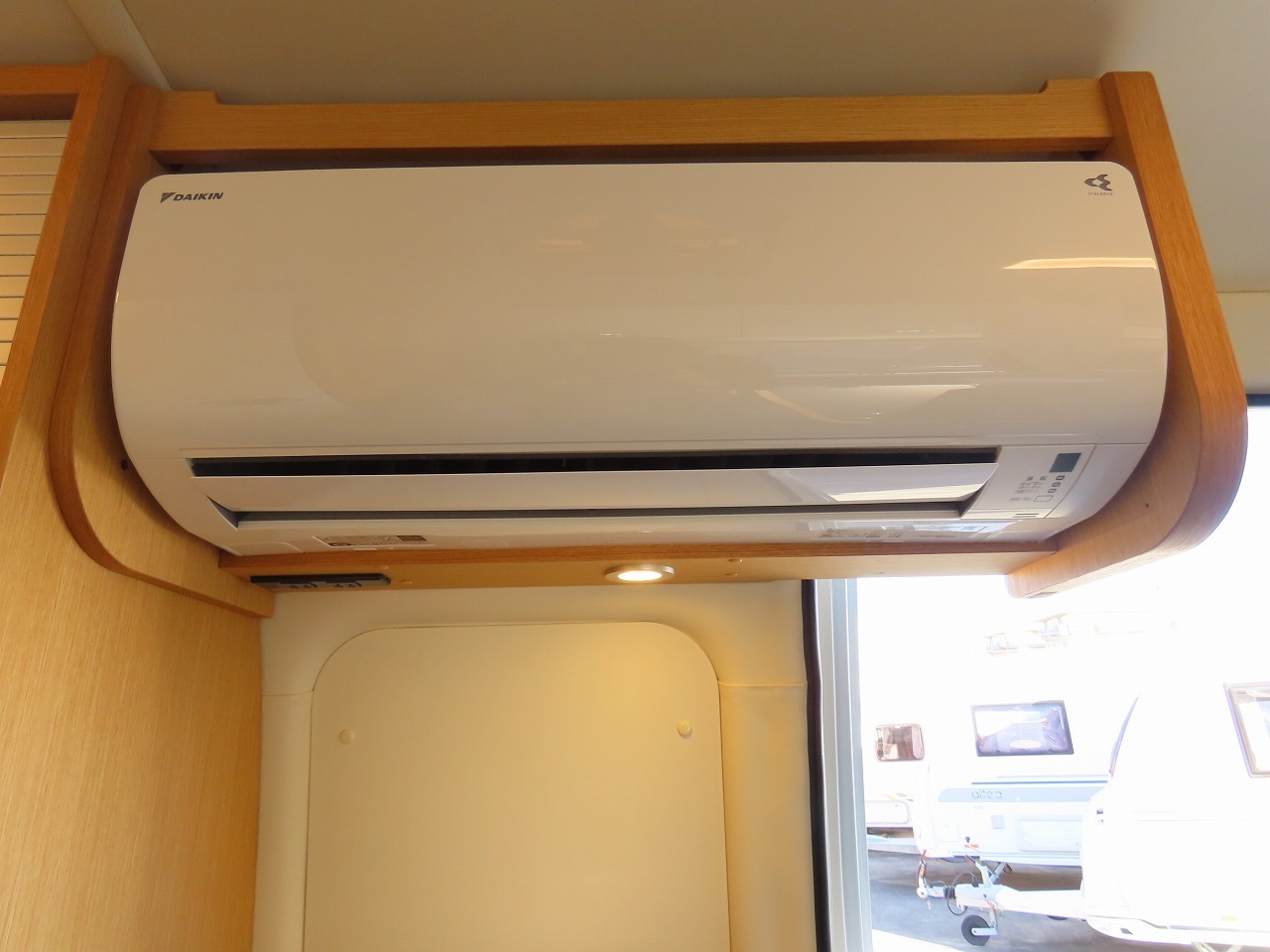 キャンピングカーバンコン