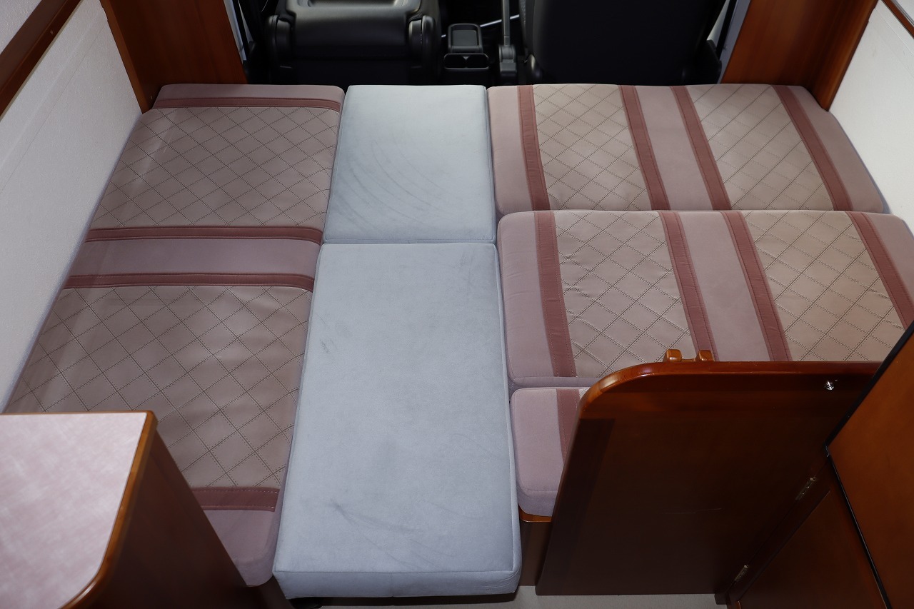 キャンピングカーキャブコン