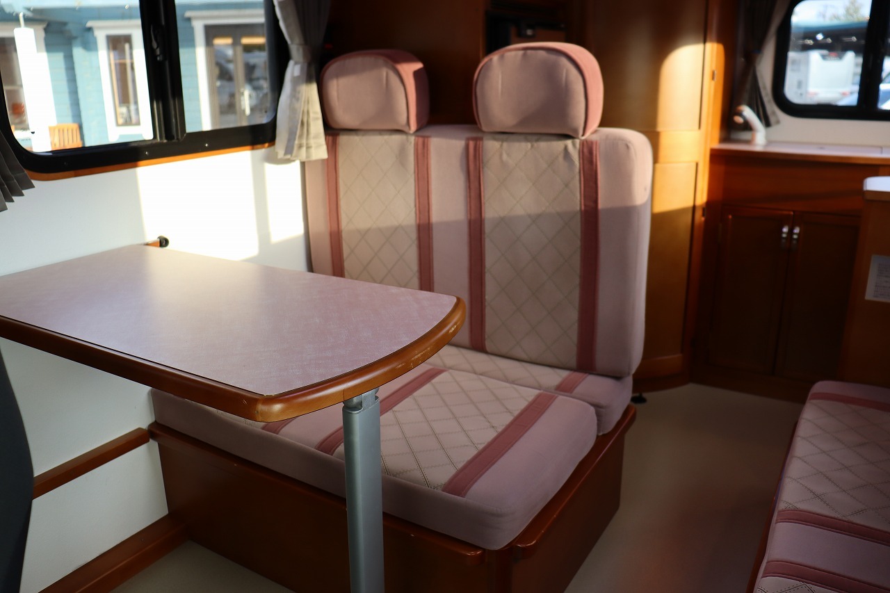 キャンピングカーキャブコン