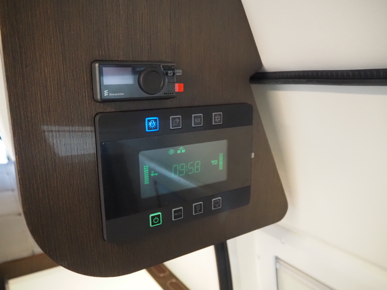 キャンピングカーバンコン