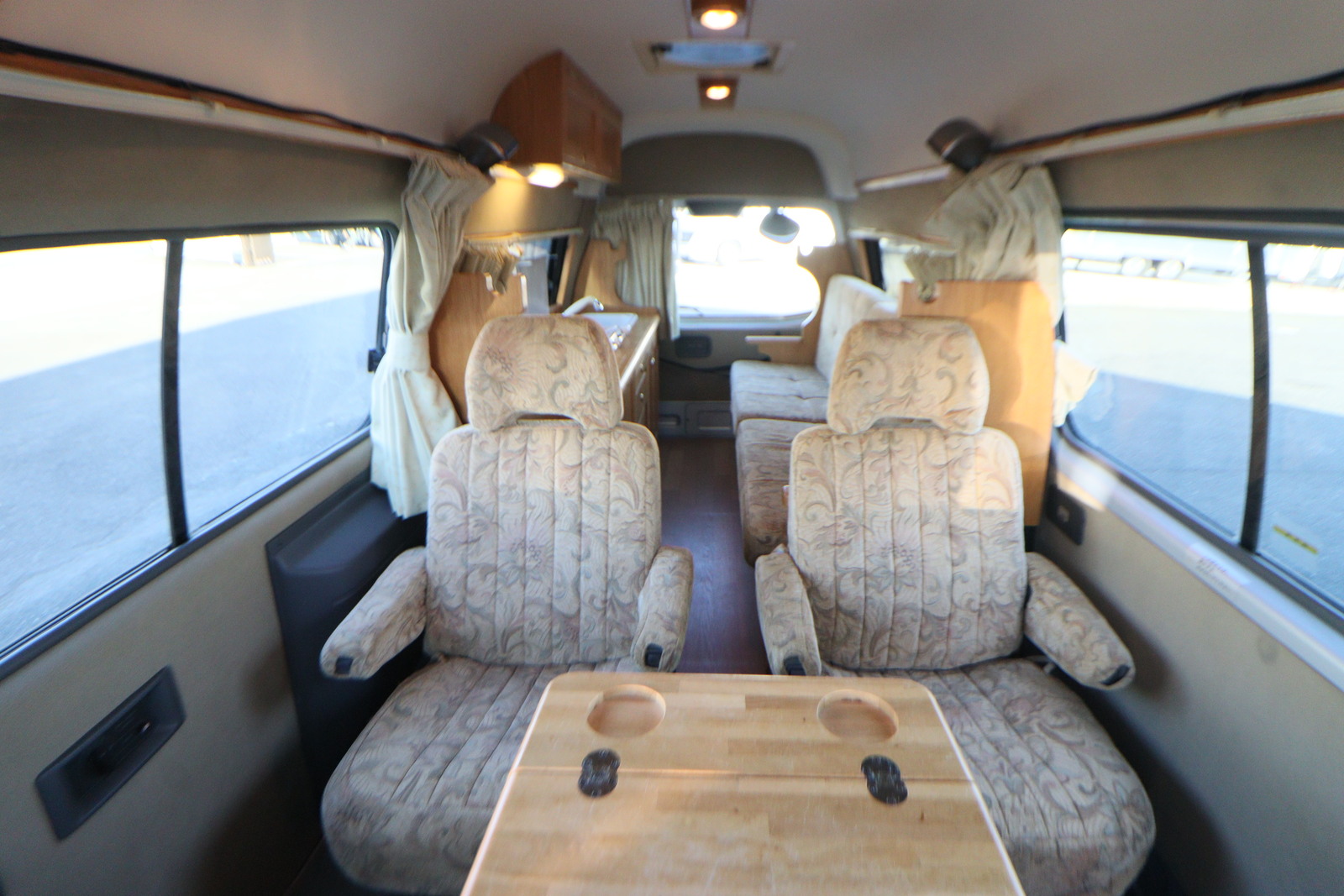 キャンピングカーバンコン