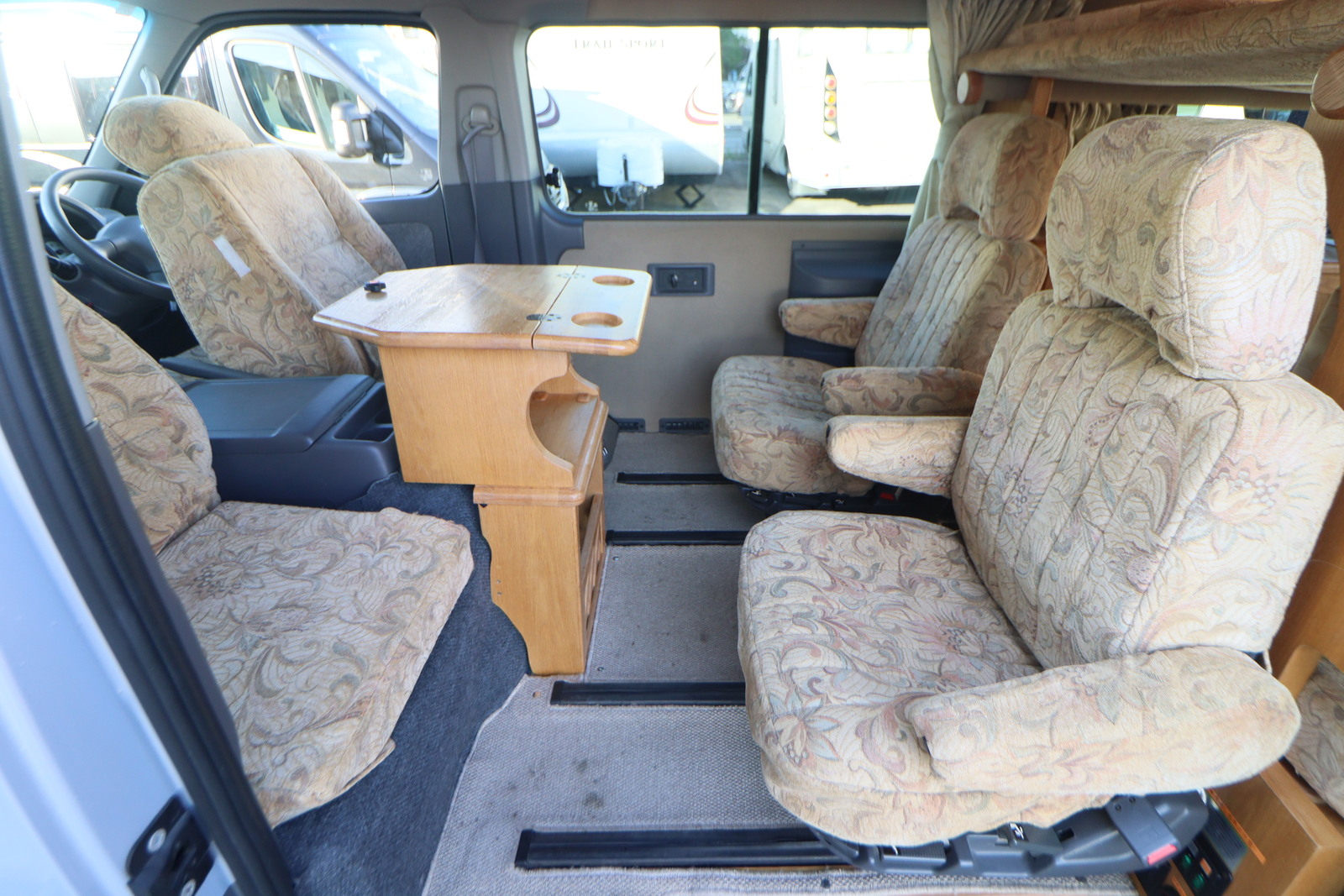 キャンピングカーバンコン