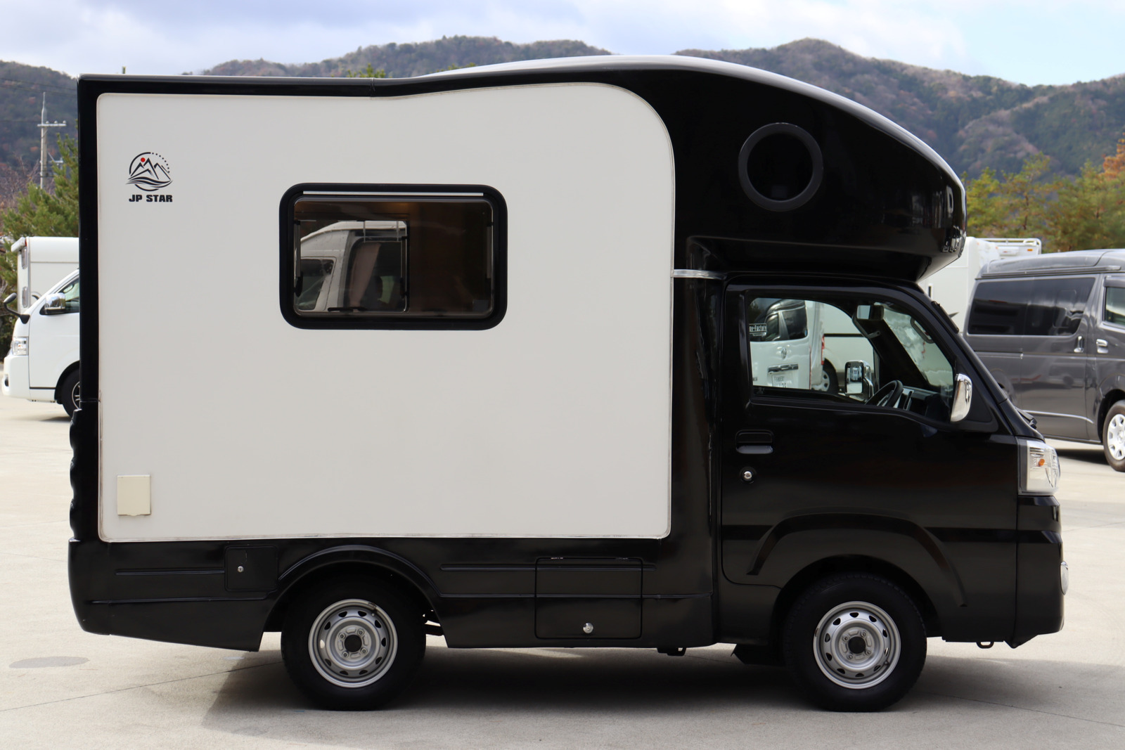 キャンピングカー軽キャンパー