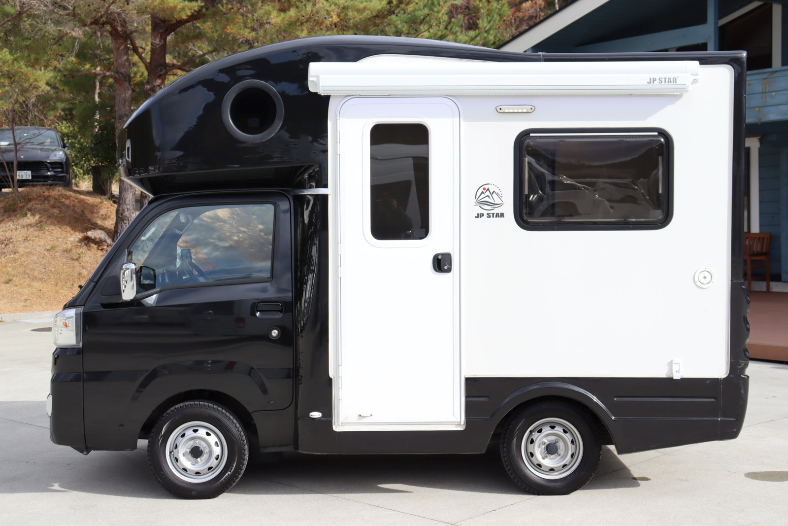 キャンピングカー軽キャンパー