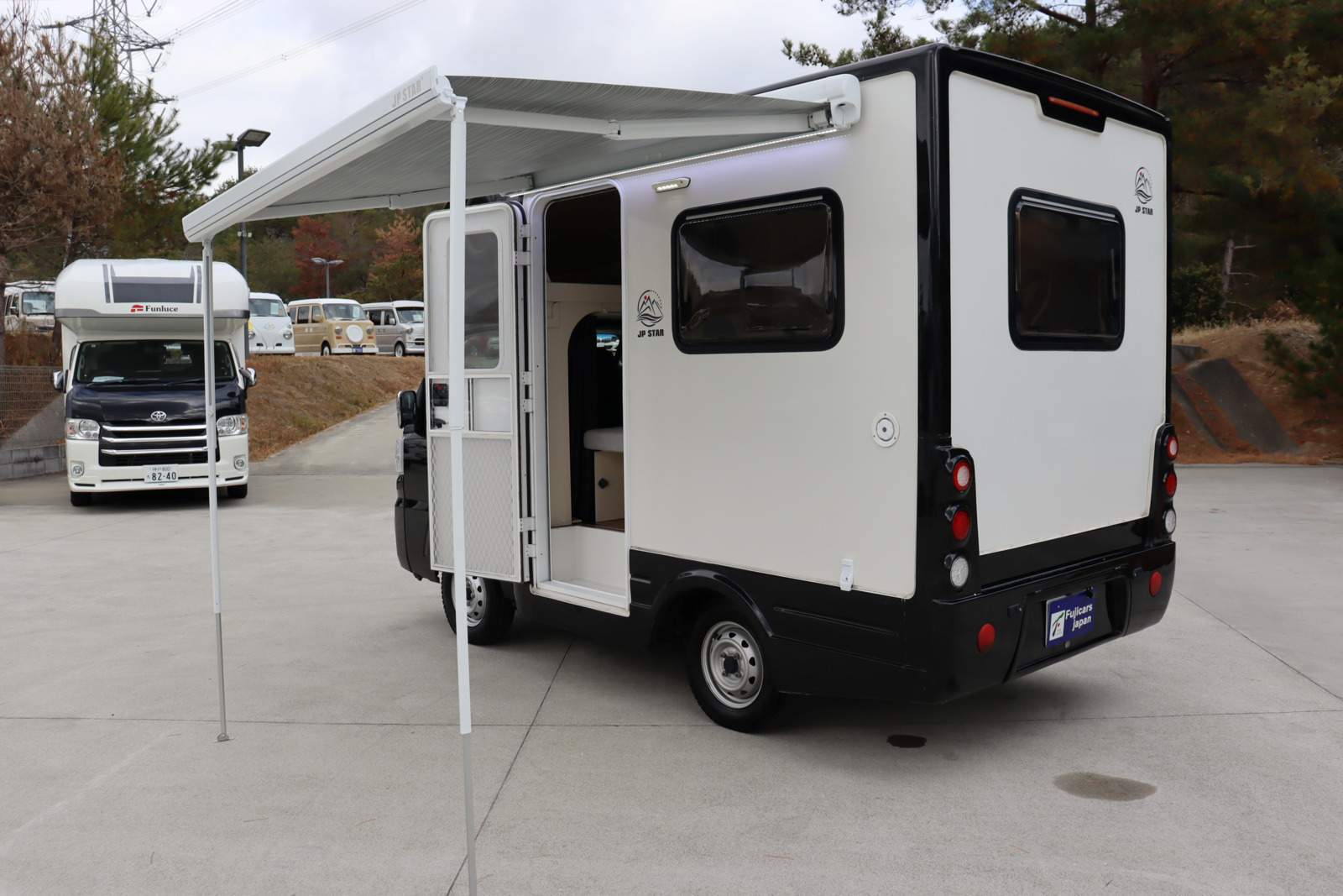 キャンピングカー軽キャンパー