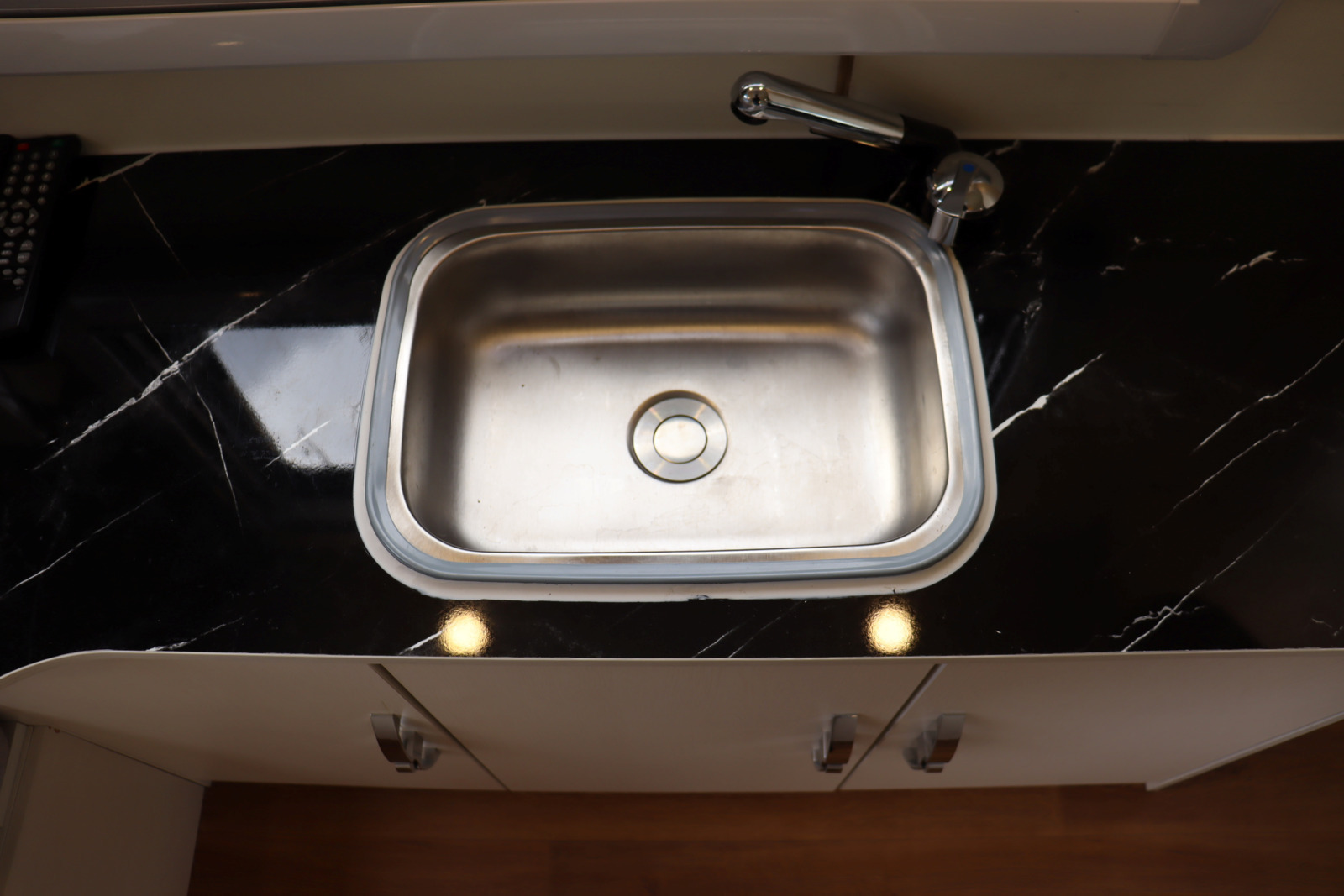 キャンピングカー軽キャンパー