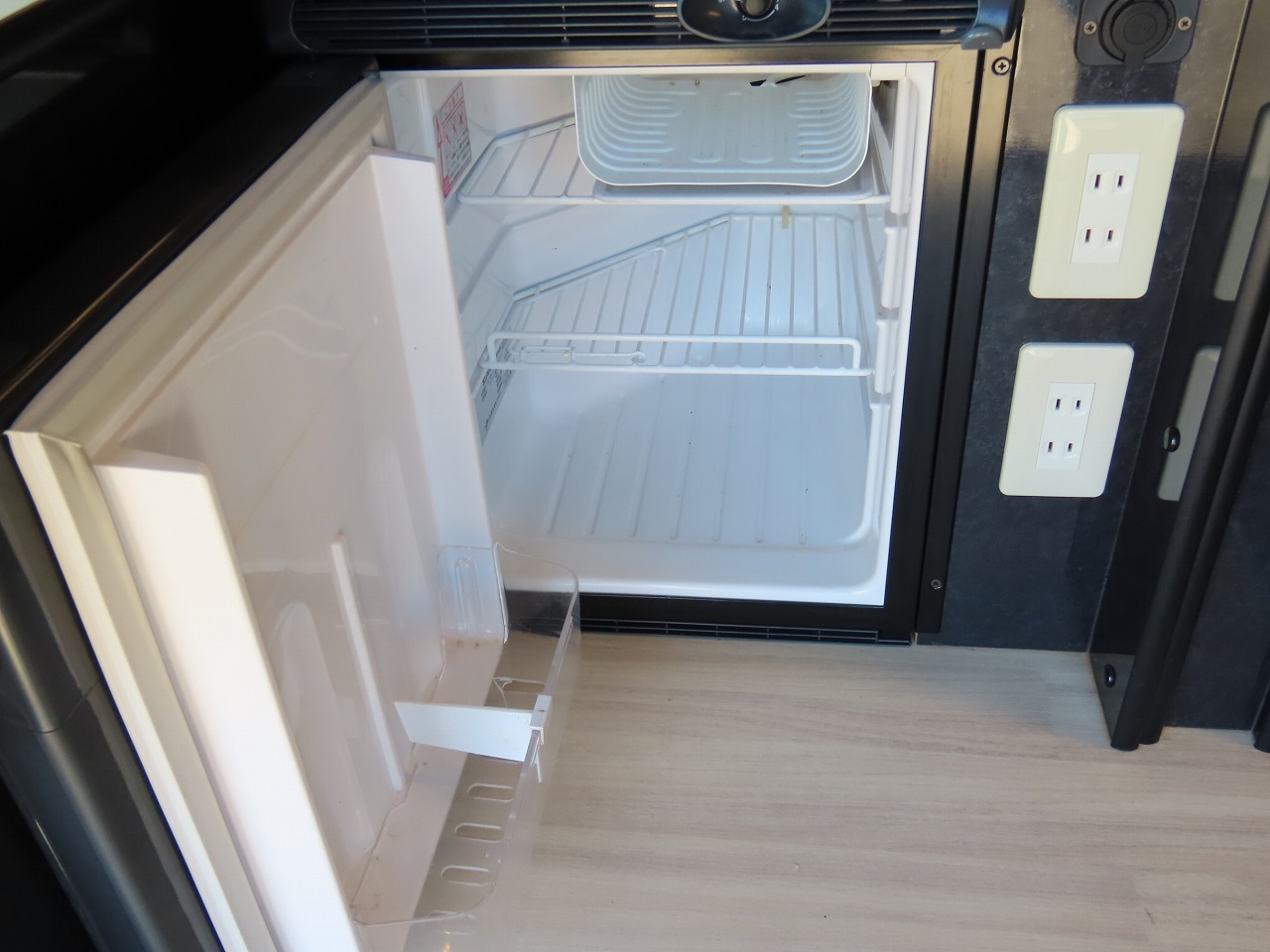 キャンピングカーバンコン