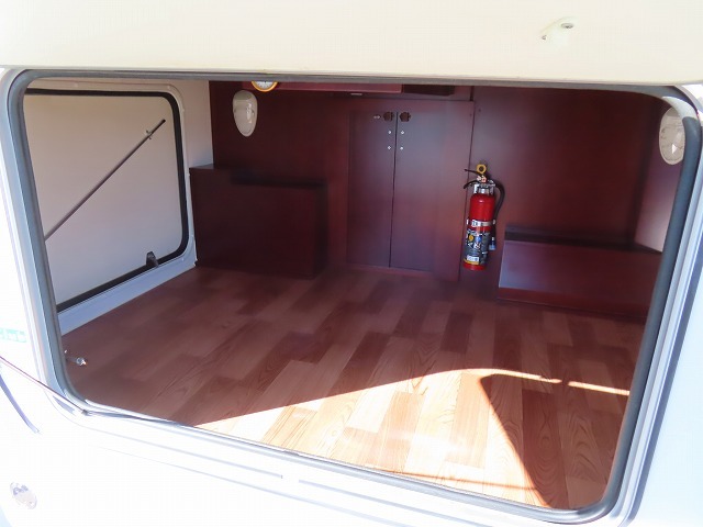 キャンピングカーバスコン