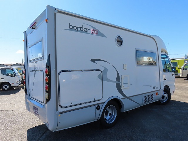 キャンピングカーバスコン