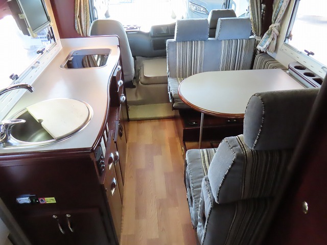 キャンピングカーバスコン