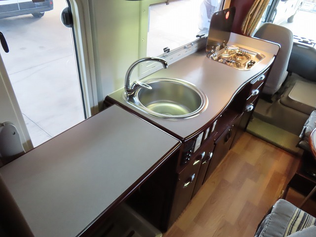 キャンピングカーバスコン