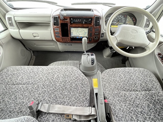 キャンピングカーキャブコン