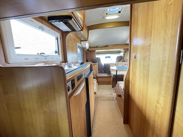 キャンピングカーキャブコン