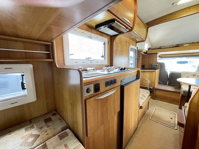 キャンピングカーキャブコン