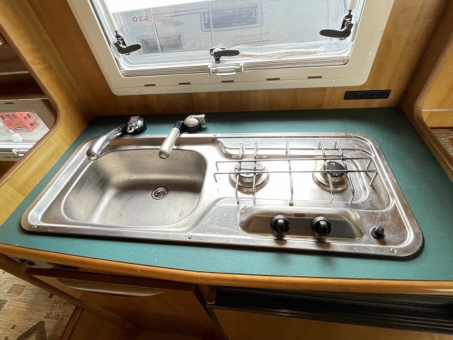 キャンピングカーキャブコン