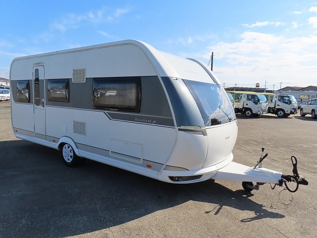 キャンピングカートレーラー