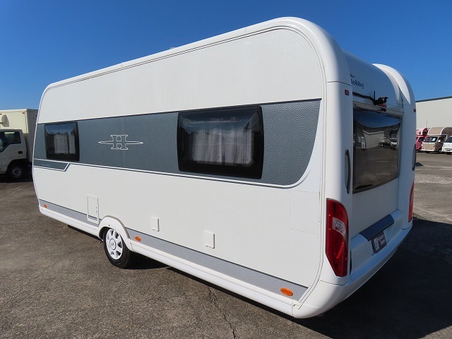 キャンピングカートレーラー