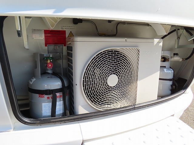 キャンピングカートレーラー