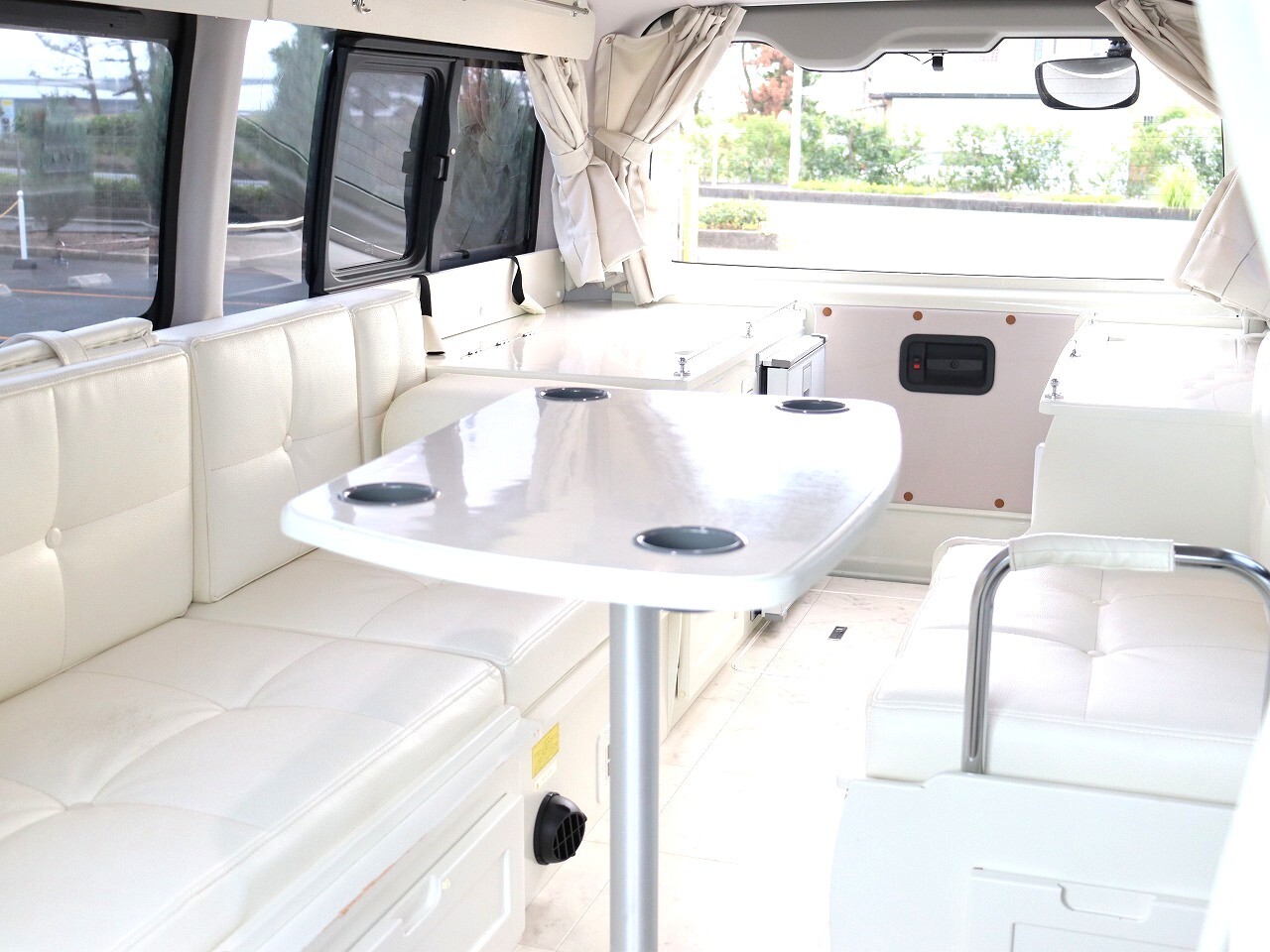 キャンピングカーバンコン