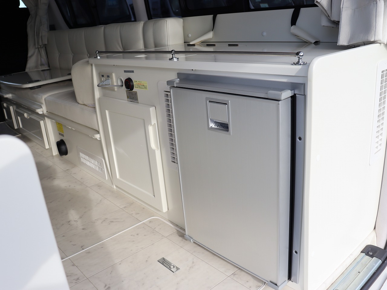 キャンピングカーバンコン