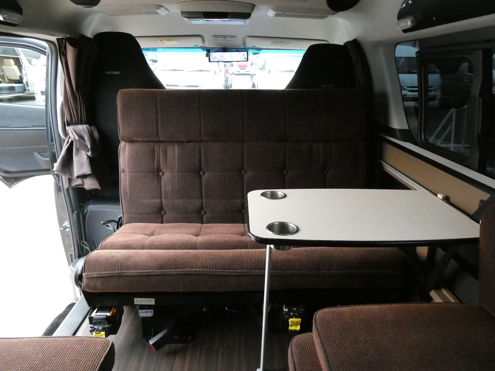 キャンピングカーバンコン