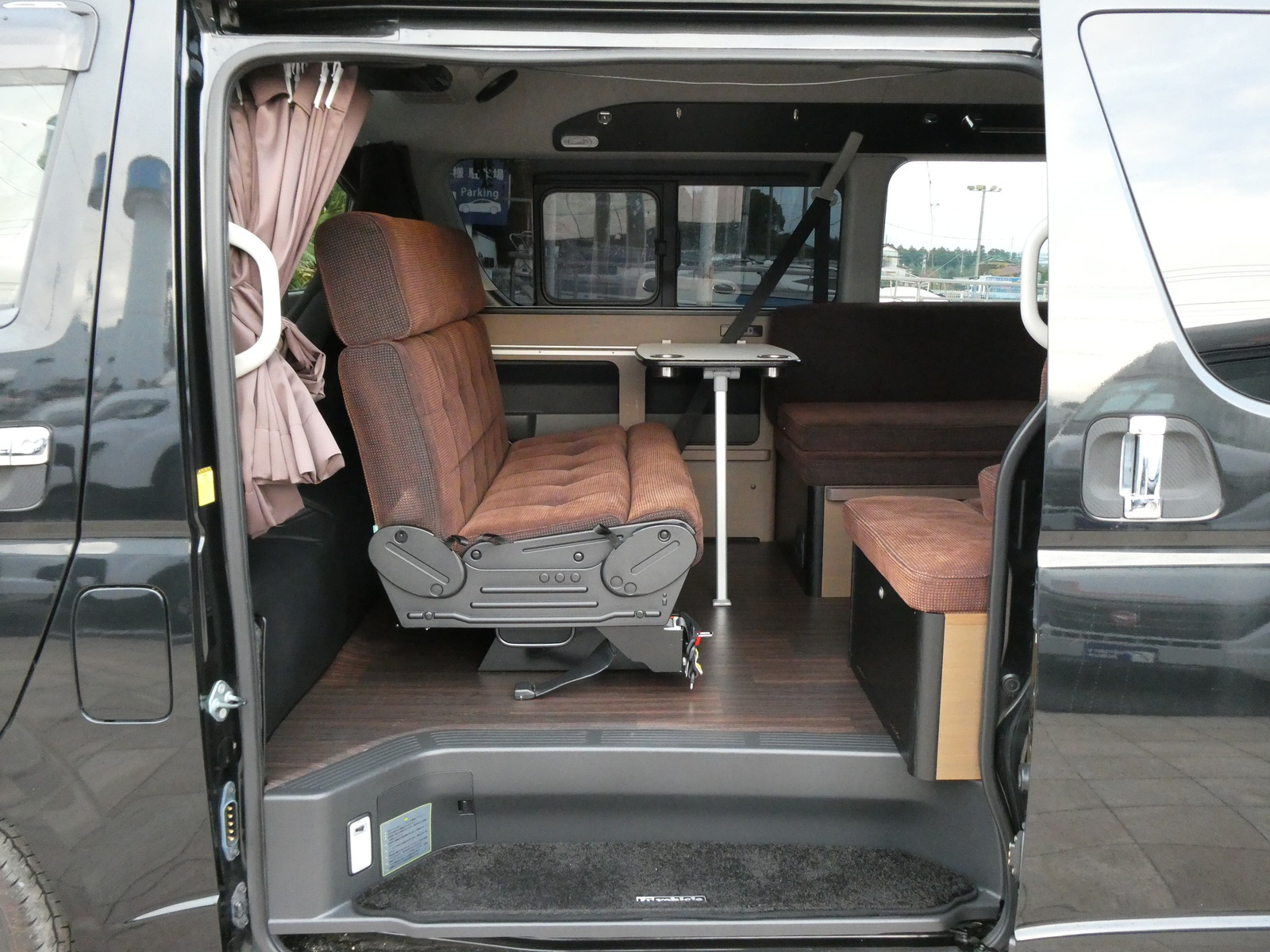 キャンピングカーバンコン