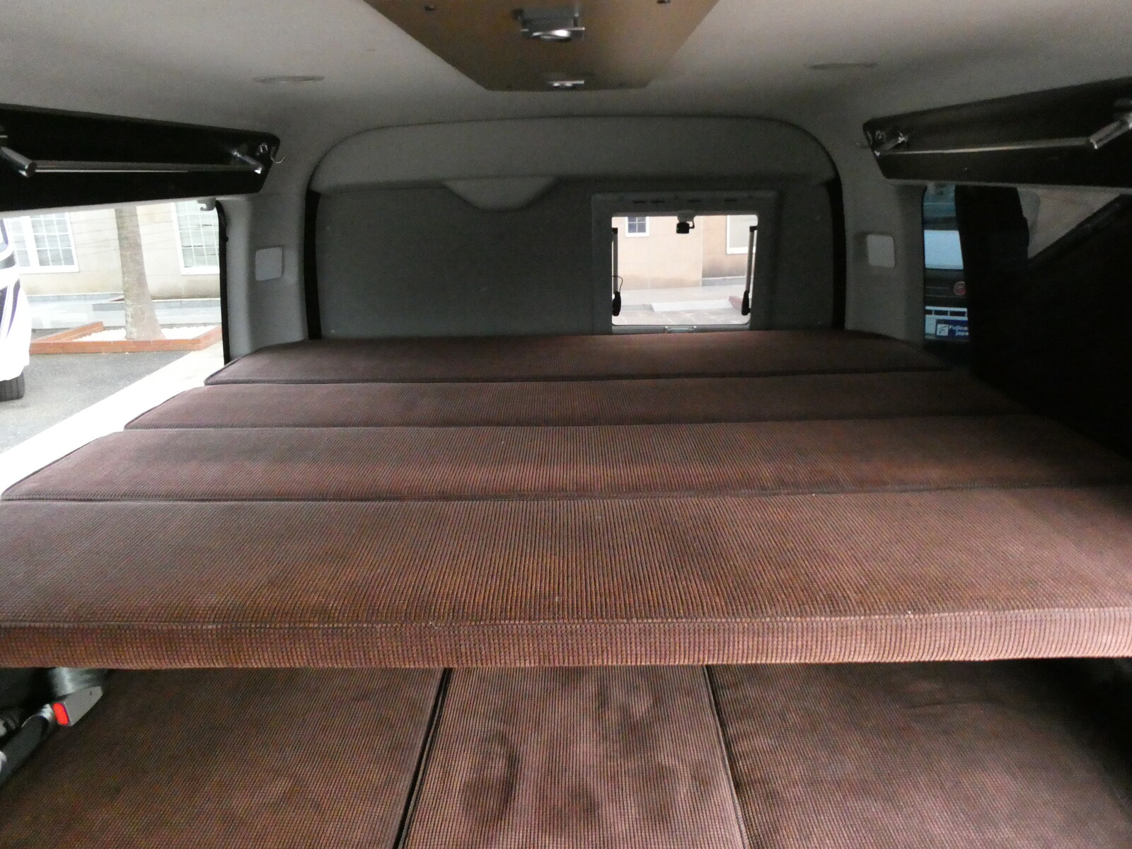 キャンピングカーバンコン