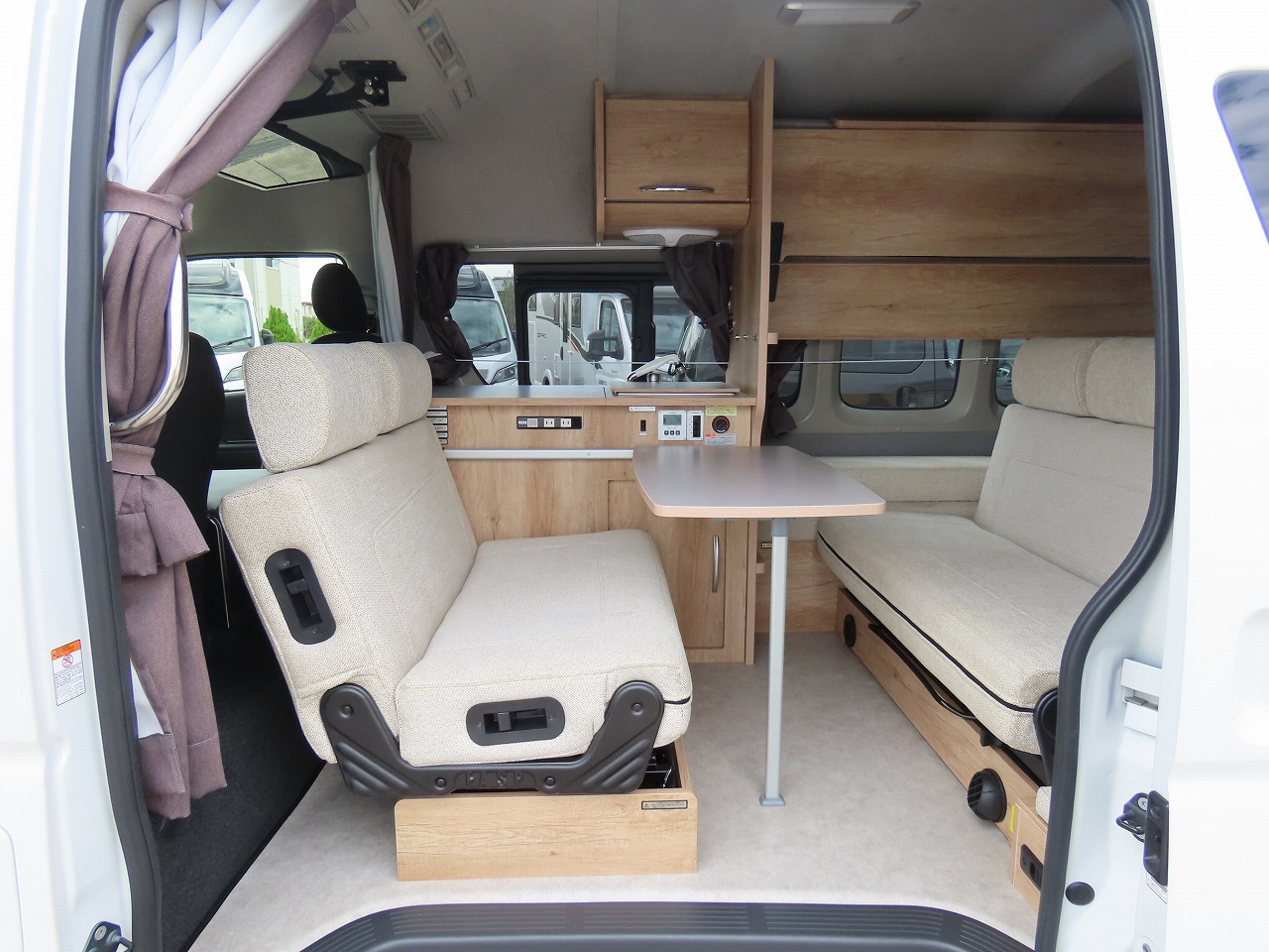 キャンピングカーバンコン