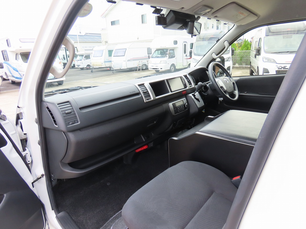 キャンピングカーバンコン