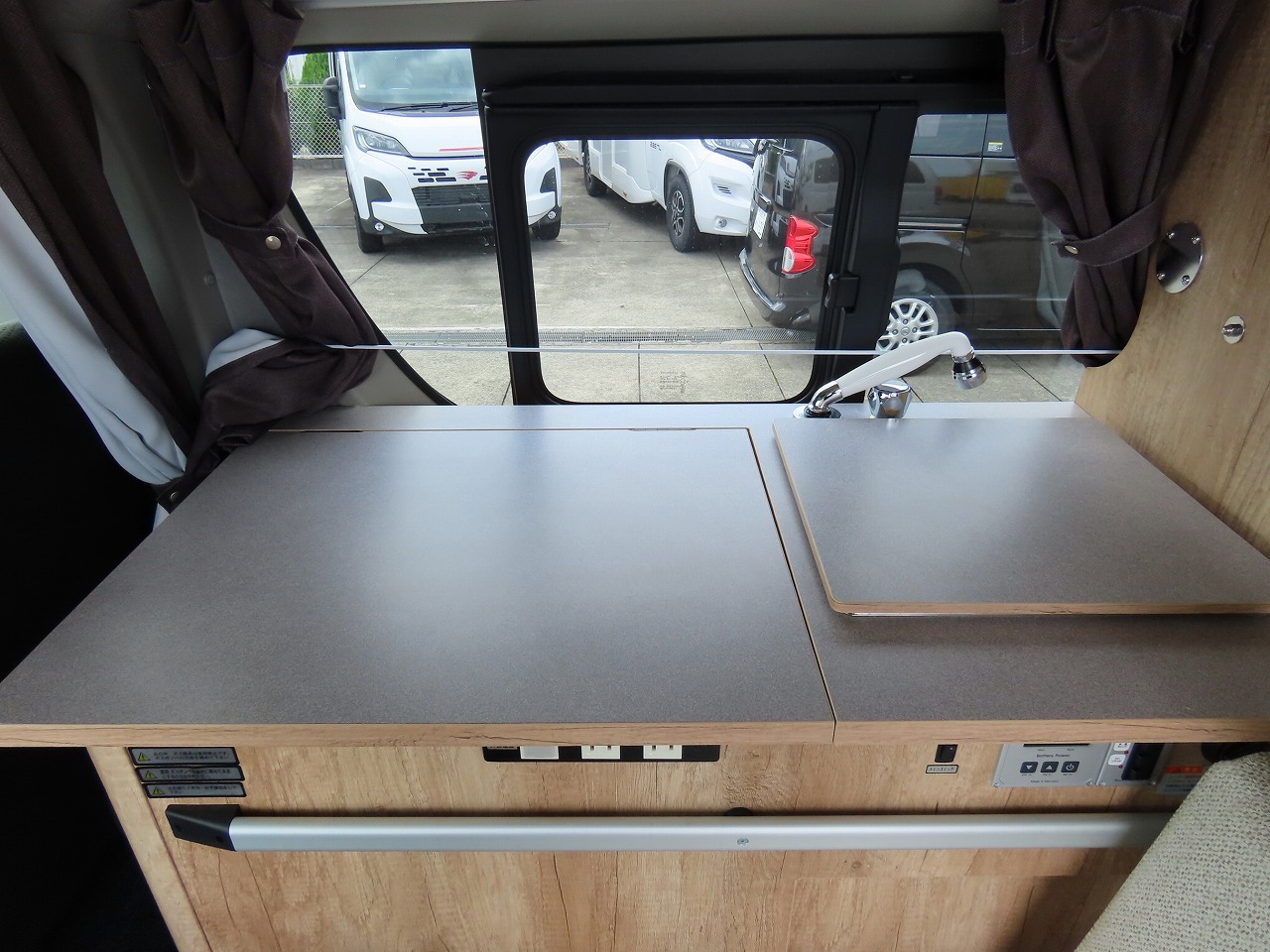 キャンピングカーバンコン