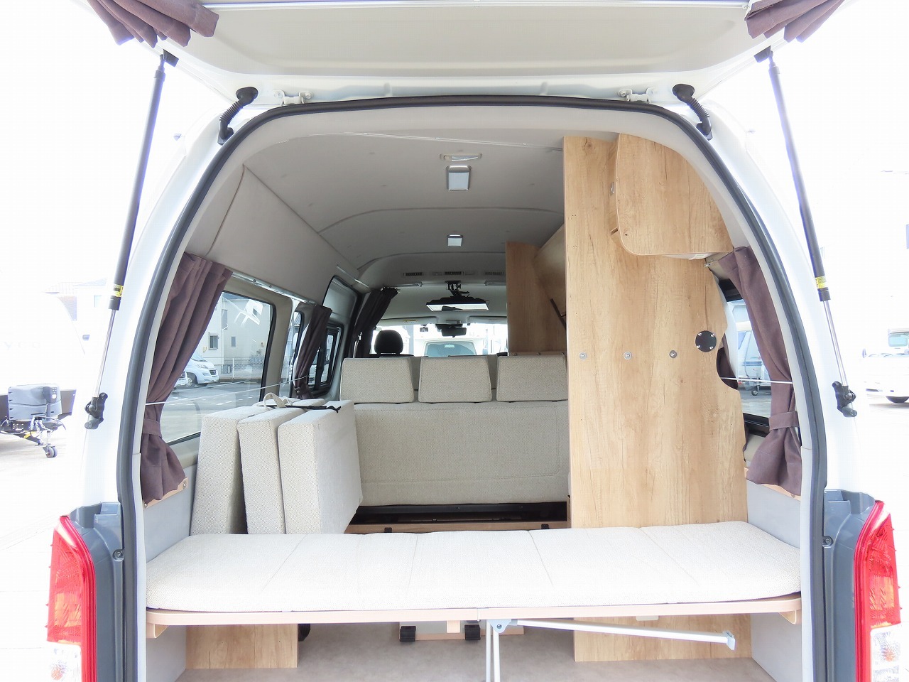 キャンピングカーバンコン