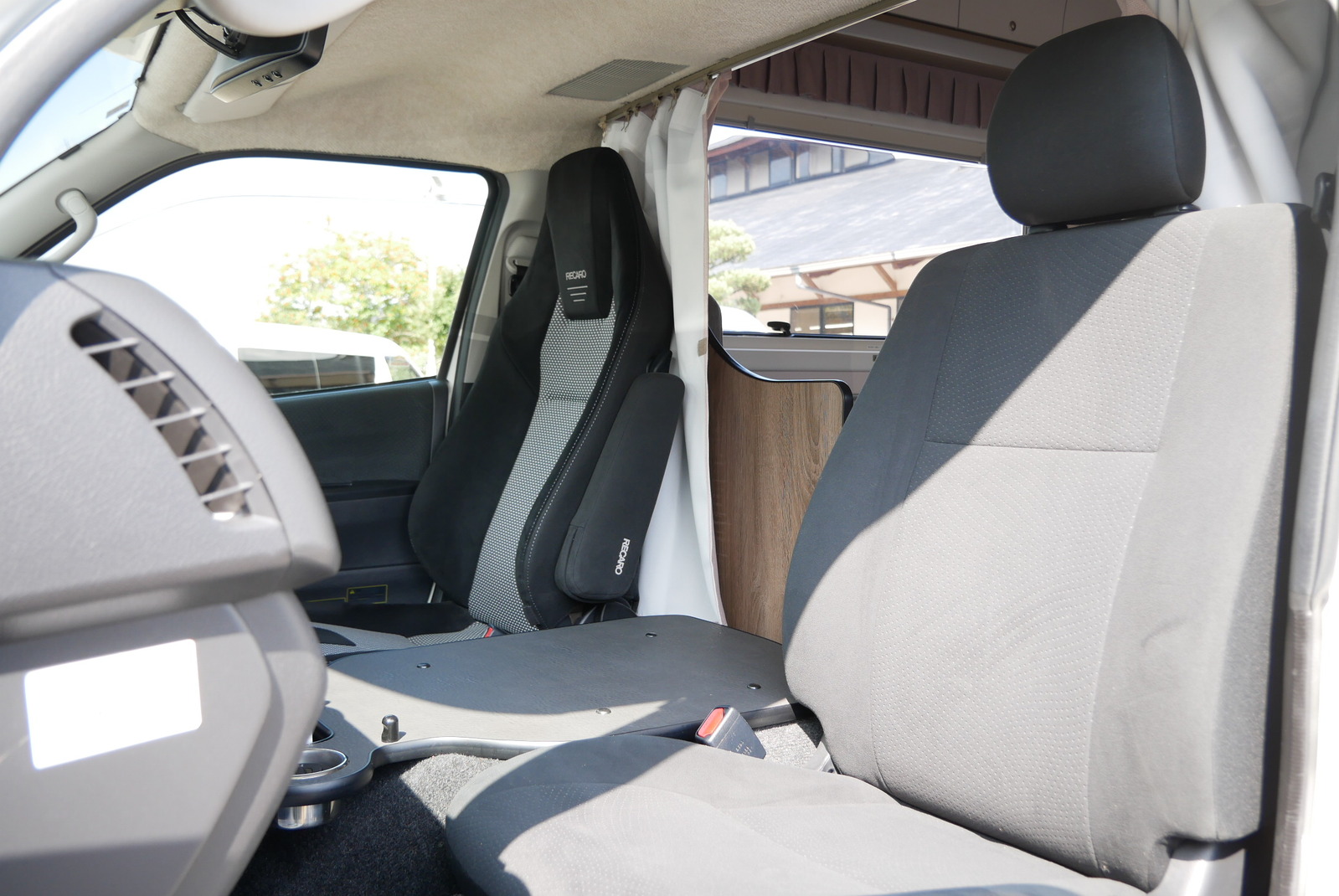 キャンピングカーキャブコン