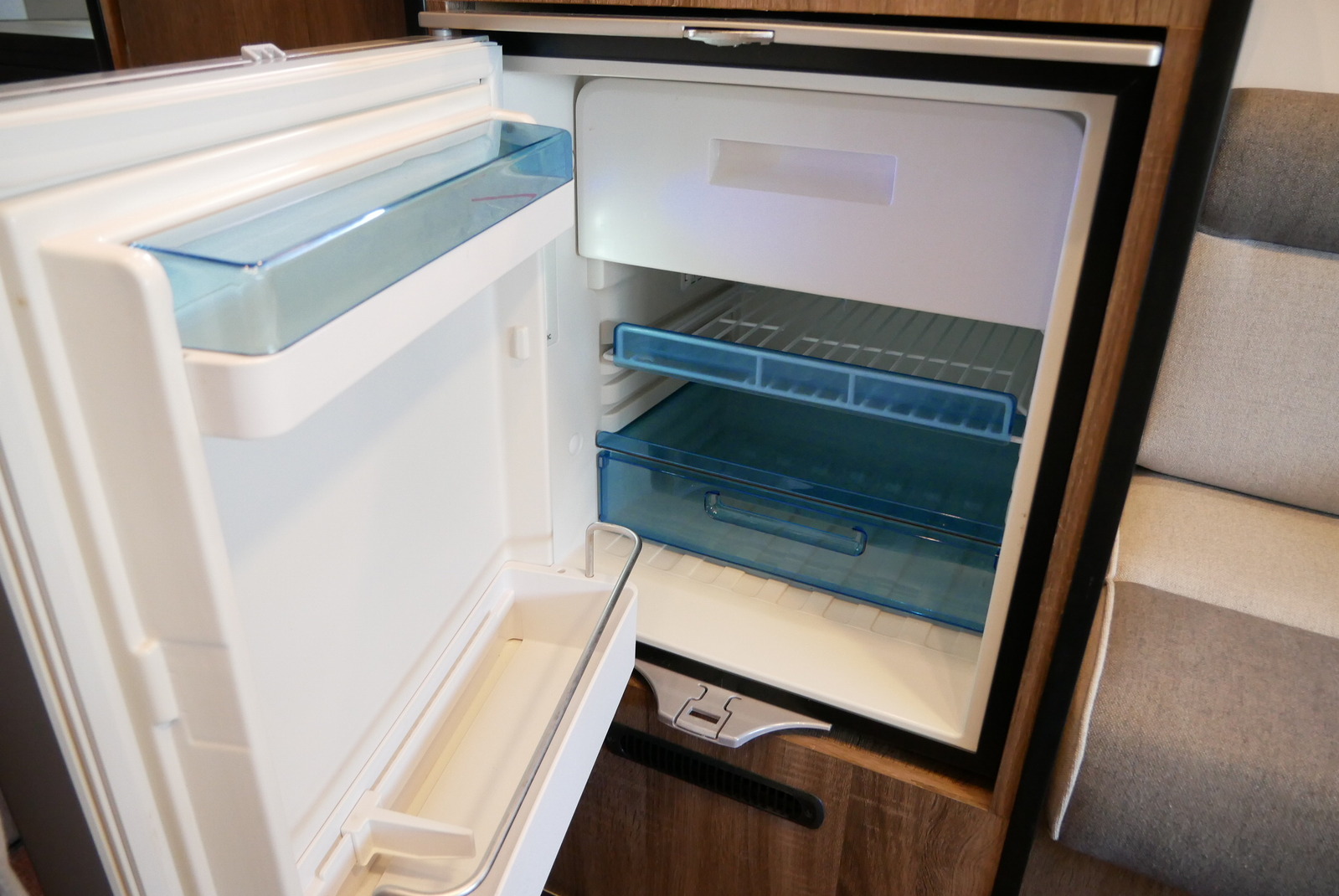 キャンピングカーキャブコン