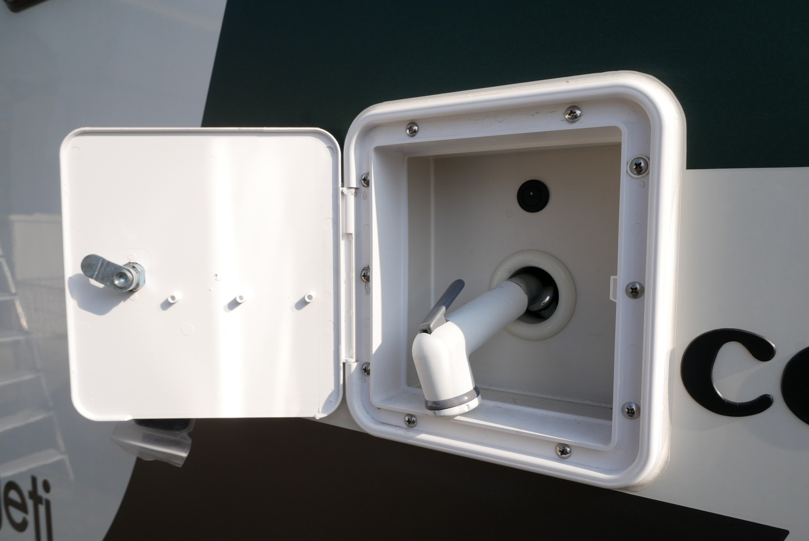 キャンピングカーキャブコン