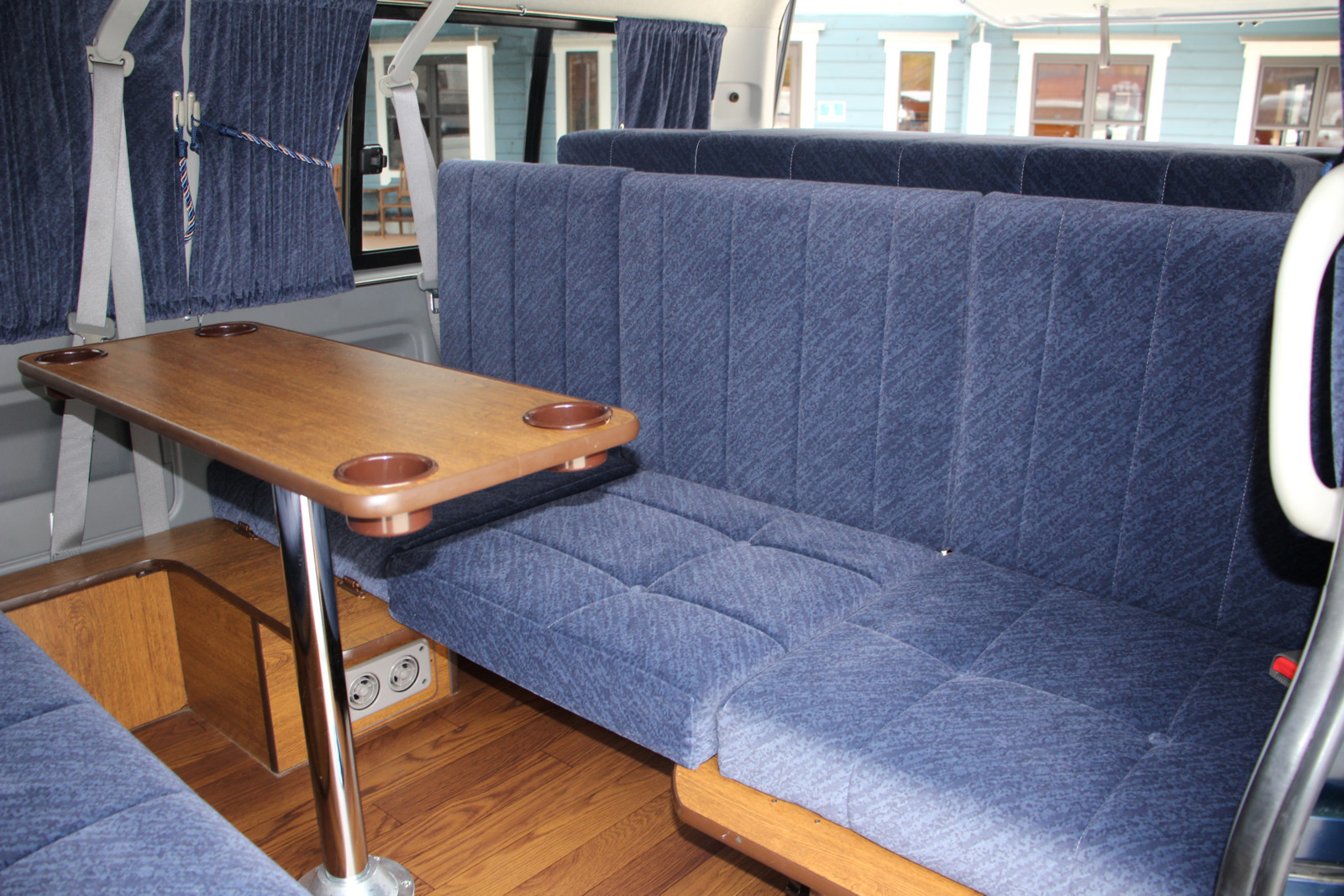 キャンピングカーバンコン