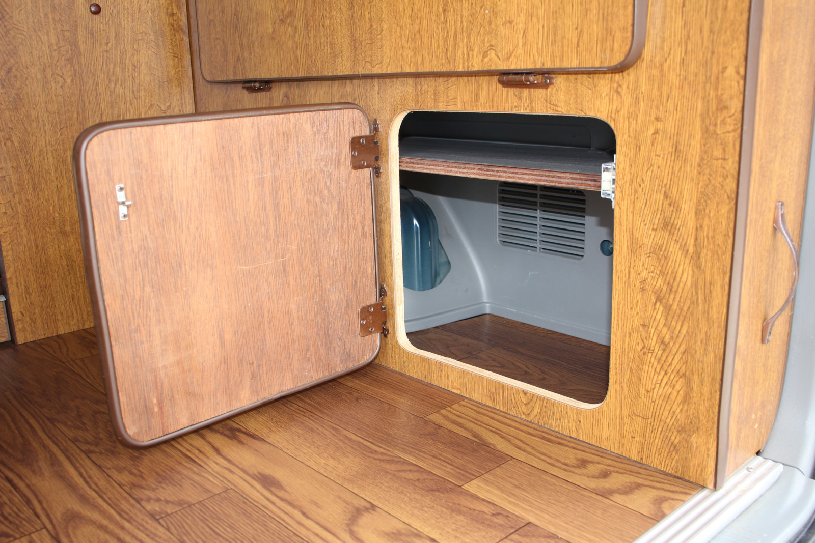 キャンピングカーバンコン