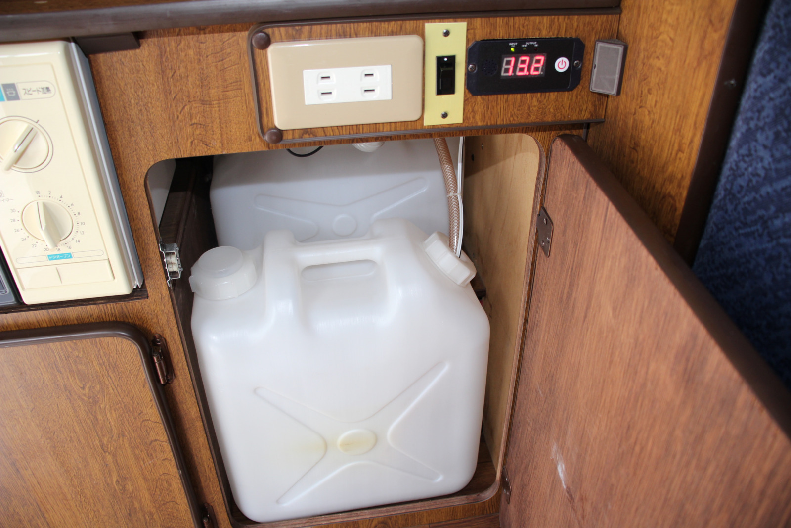 キャンピングカーバンコン