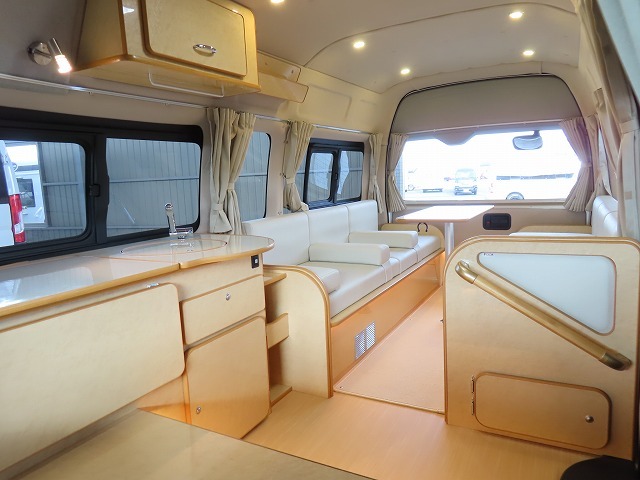 キャンピングカーバンコン