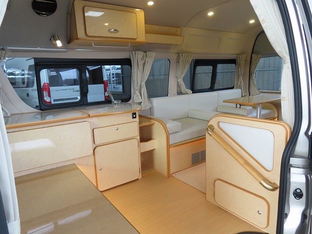 キャンピングカーバンコン