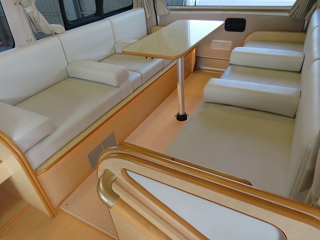 キャンピングカーバンコン