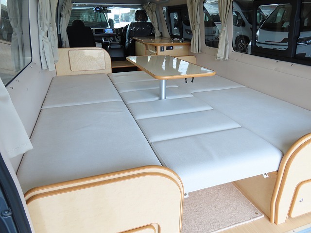 キャンピングカーバンコン