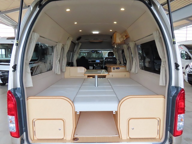 キャンピングカーバンコン