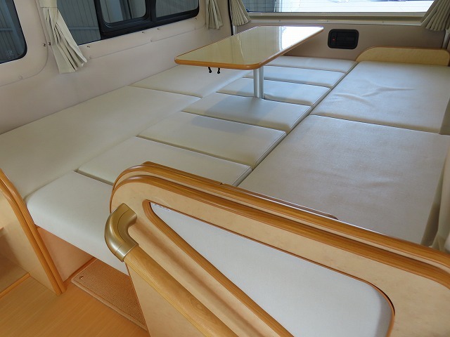 キャンピングカーバンコン