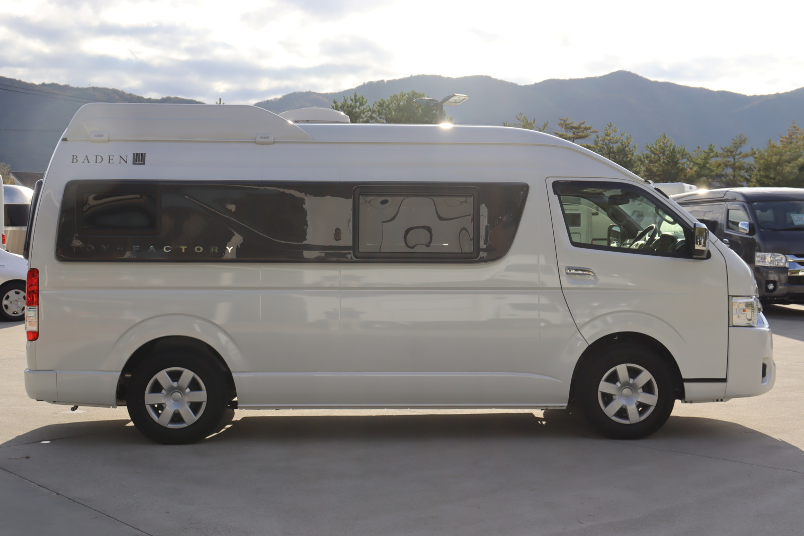 キャンピングカーバンコン