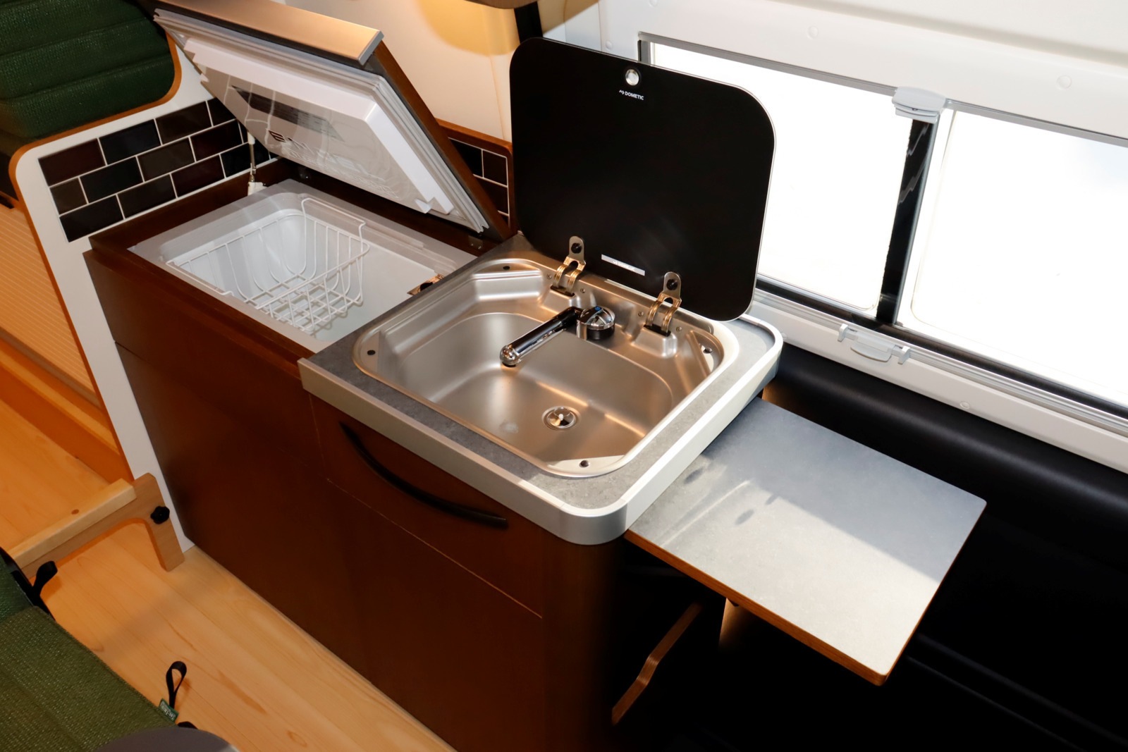 キャンピングカーバンコン