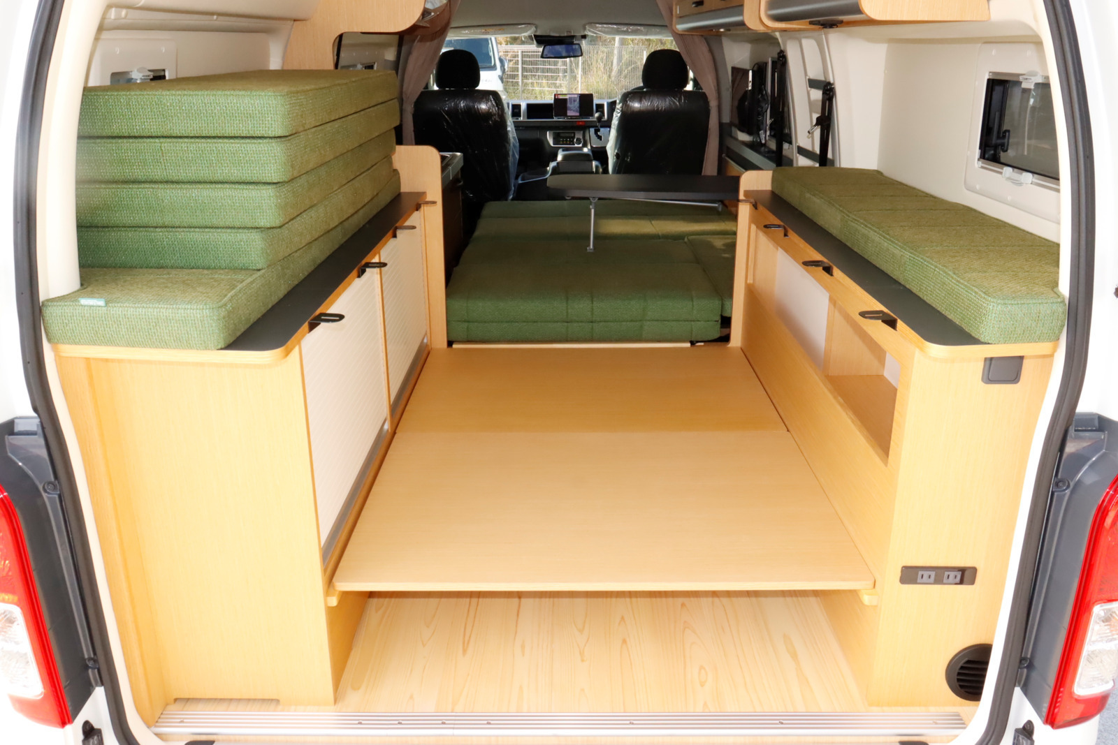 キャンピングカーバンコン