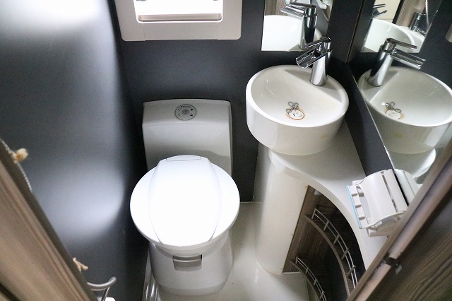 キャンピングカーキャブコン