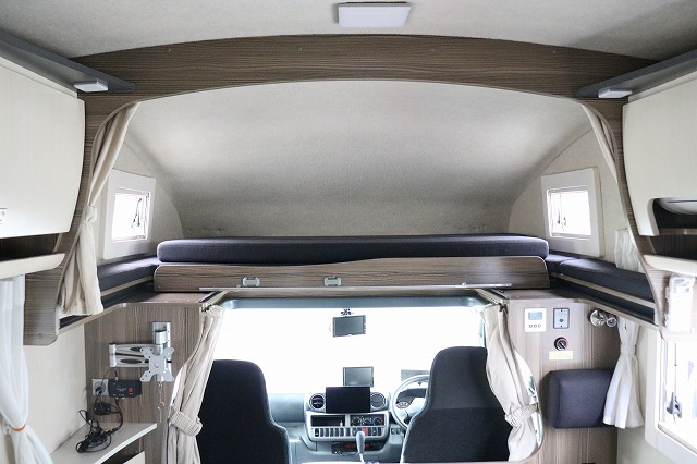 キャンピングカーキャブコン