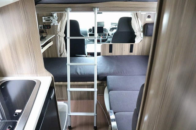 キャンピングカーキャブコン